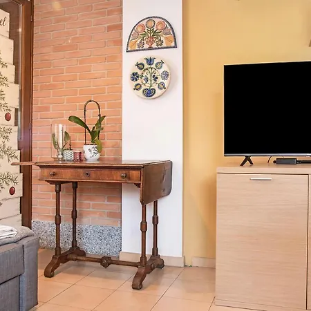 Apartament A Due Passi Dal Laveno-Mombello