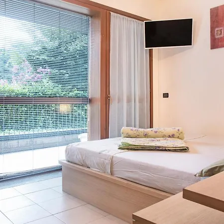 Apartament A Due Passi Dal Laveno-Mombello