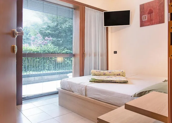 Apartament A Due Passi Dal Laveno-Mombello